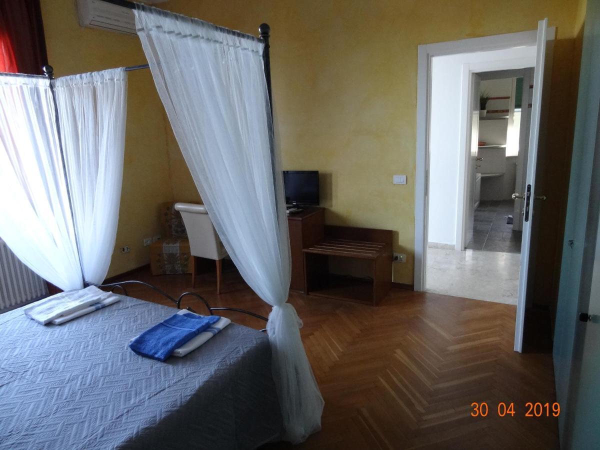 Bed&Bluup Hotel Savona Exterior photo